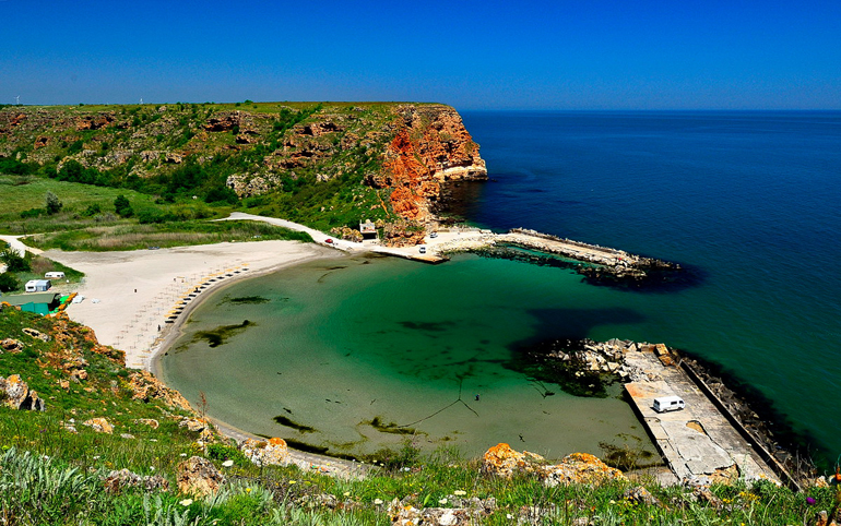 دریای سیاه در ریوی یرا (Riviera)، بلغارستان (Bulgaria) دریای سیاه در ریوی یرا (Riviera)، بلغارستان (Bulgaria)