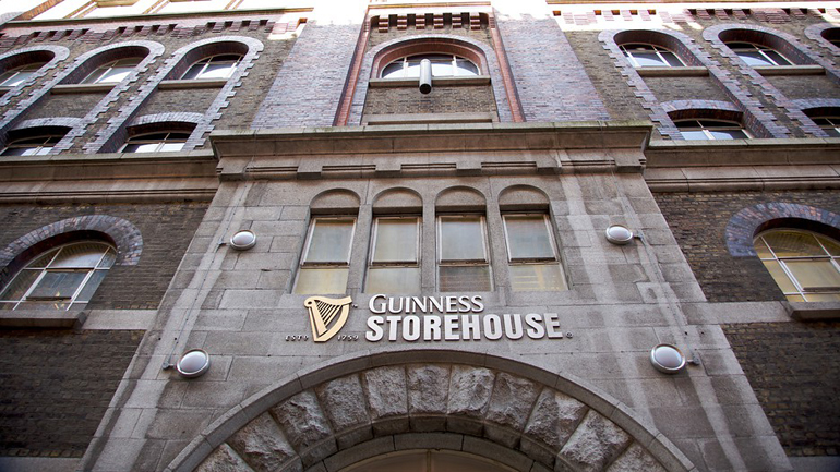 گینس (Guinness) در دوبلین (Dublin) گینس (Guinness) در دوبلین (Dublin)