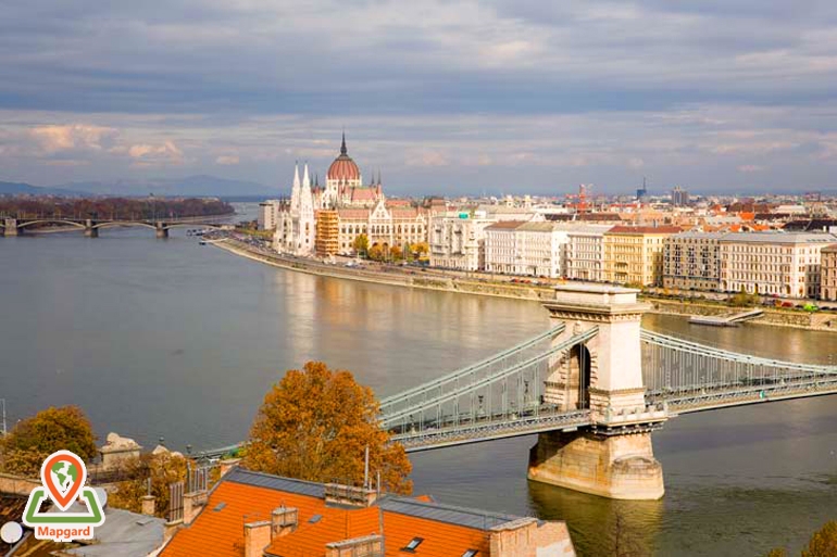 مجارستان (Hungary) بروید و در رود دانوب (Danube) مجارستان (Hungary) بروید و در رود دانوب (Danube)
