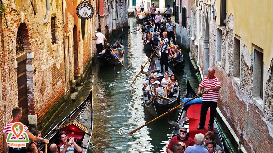 قایق سواری رمانتیک در ونیز، ایتالیا1