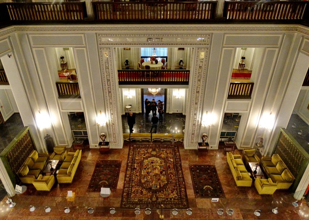 سالن اصلی کاخ نیاوران سالن اصلی کاخ نیاوران