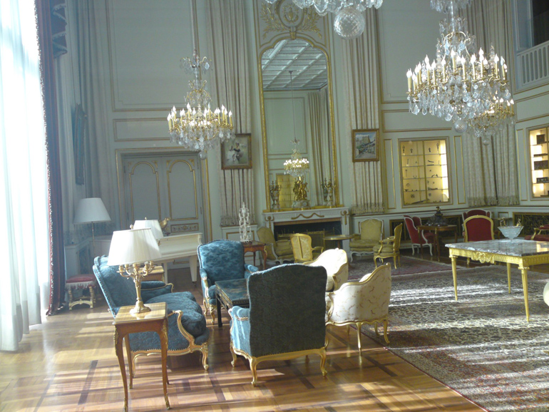 اتاق پذیرایی کاخ نیاوران اتاق پذیرایی کاخ نیاوران