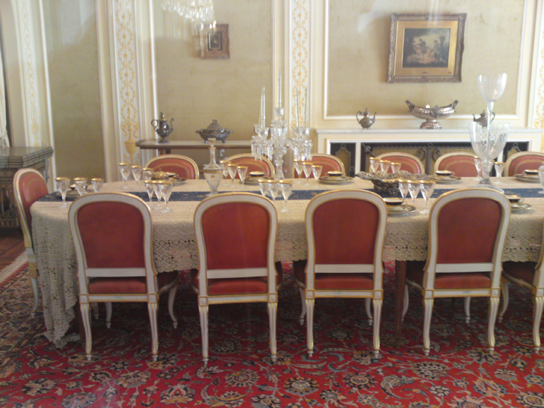 اتاق غذاخوری کاخ نیاوران اتاق غذاخوری کاخ نیاوران