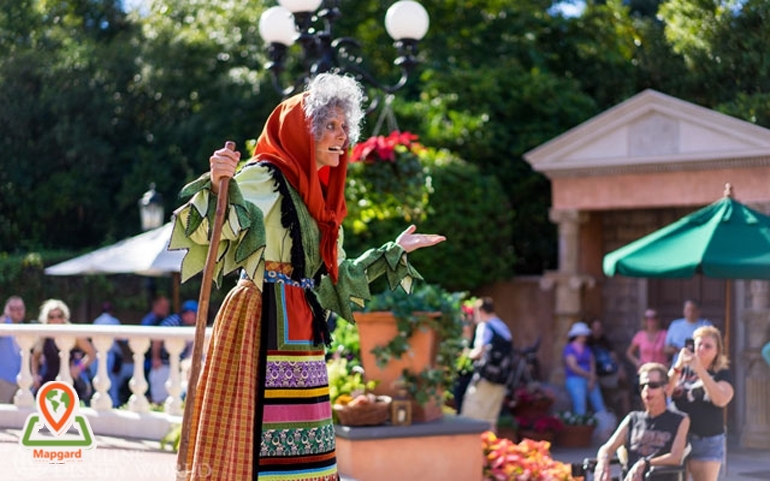 کریسمس (Christmas) لابفانا (La Befana)