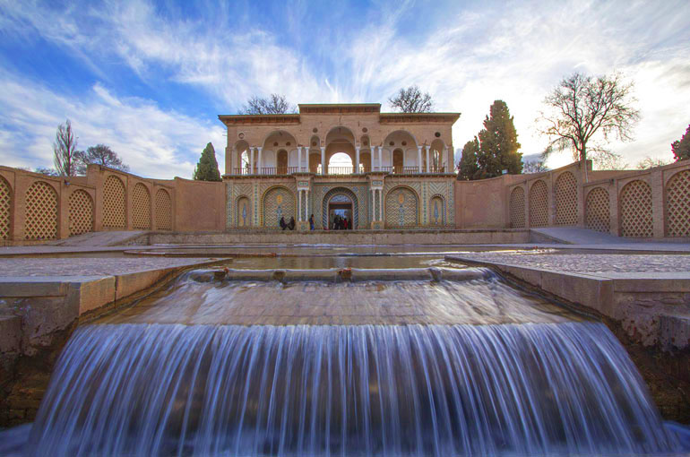 4) کرمان، یکی از پهناورترین استان ایران 4) کرمان، یکی از پهناورترین استان ایران