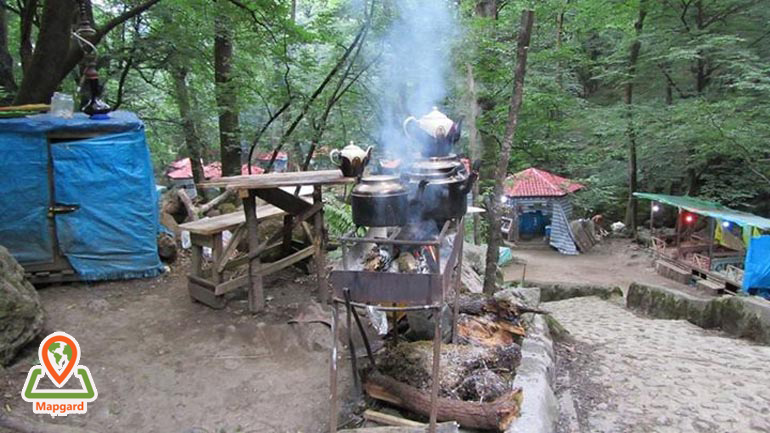 چای زغالی در مسیر قلعه رودخان چای زغالی در مسیر قلعه رودخان